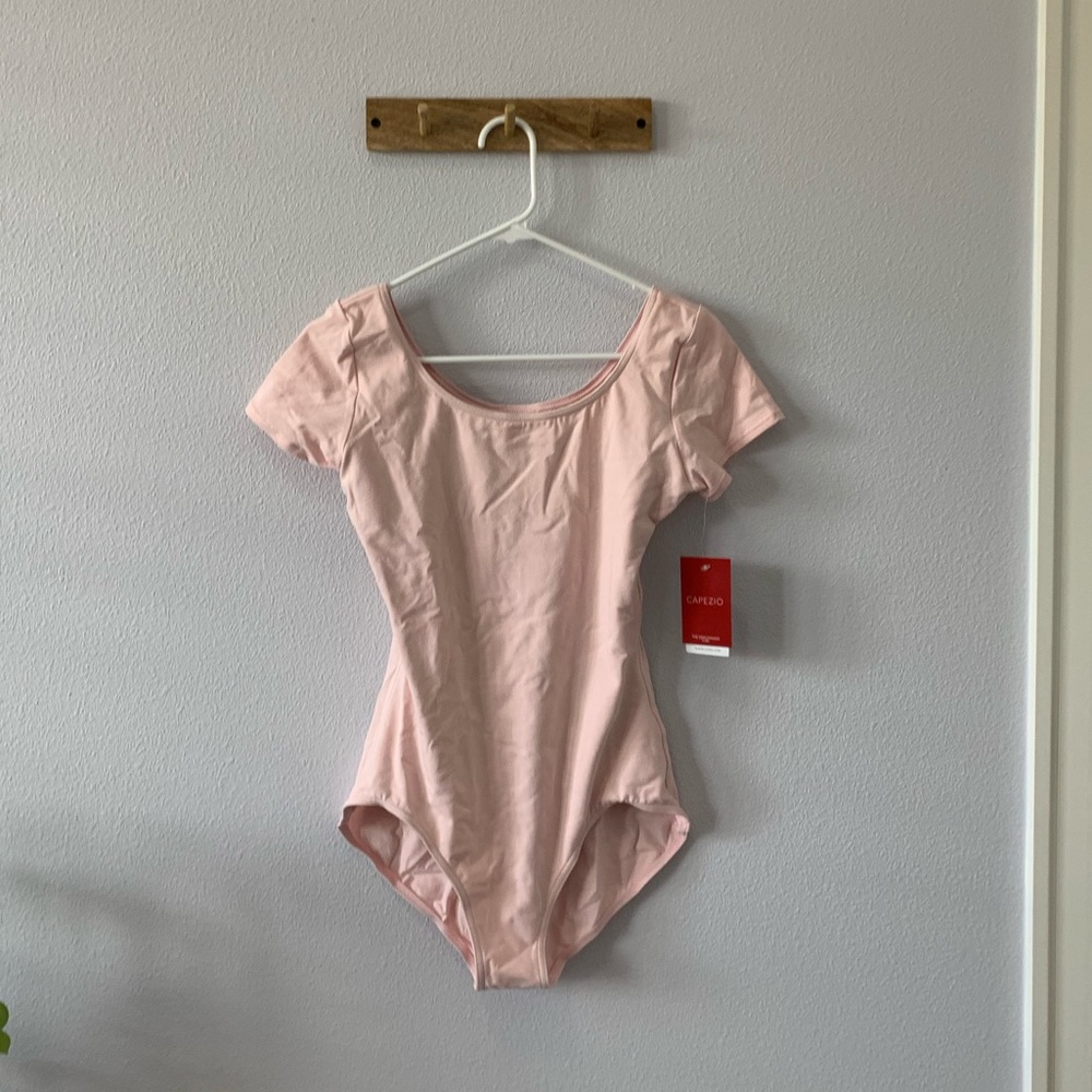CAPEZIO SHORT SLEEVE LEOTARD